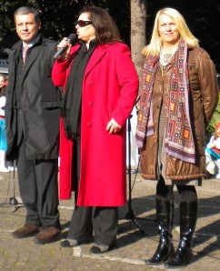 I tre commissari prefettizi in una manifestazione in piazza
