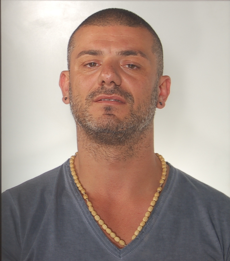 Ciro Oliva, 36enne napoletano, è stato arrestato dagli agenti del Commissariato di PS San Giuseppe Vesuviano per detenzione ai fini di spaccio ... - ciro-oliva-arresto-ottaviano