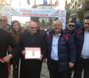 Il Vescovo di Nola, Beniamino Depalma con Umberto Postiglione in una delle tante manifestazioni contro la tossicodipendenza